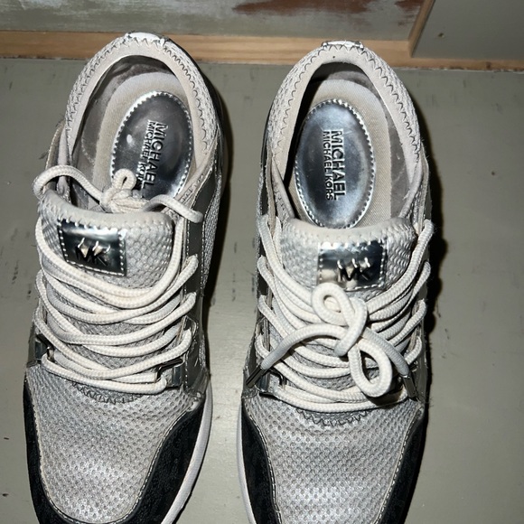 Michael kors tennis shoes/ platform size 5.5 - Picture 3 of 6